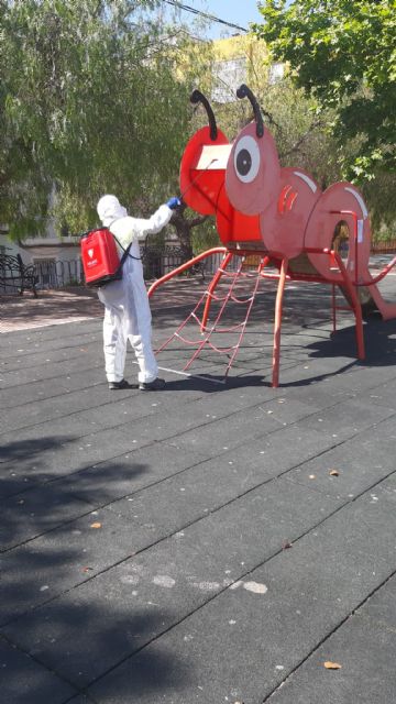 Aguas de Cieza intensifica la desinfección en guarderías, colegios y parques infantiles