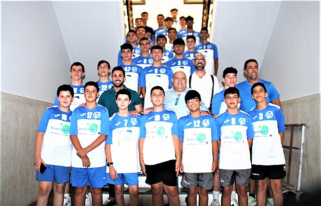 Recepción municipal a los equipos infantil, cadete y juvenil del Club Voleadores
