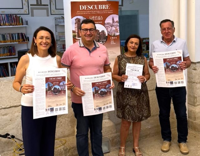 La ciezana Magdalena Verdú Abellán recoge su premio del III Concurso Cultural Descubre