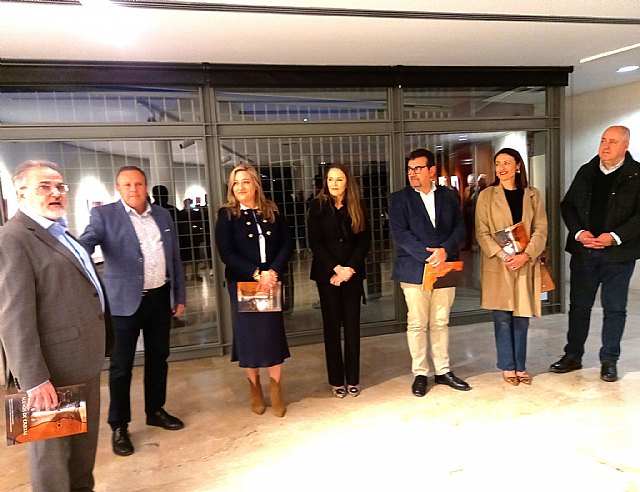 Una doble perspectiva pictórica de la artista Joaquina López de Alarcón se exhibe desde el viernes en el Museo Siyâsa