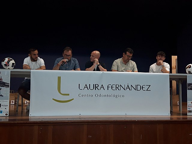 El alcalde y el concejal de Deportes asisten a la presentación del V Campus Isi Palazón