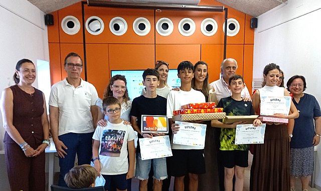 Entrega de premios del I Concurso de Fotografía 'Tejiendo Barrio, Hilando Vidas