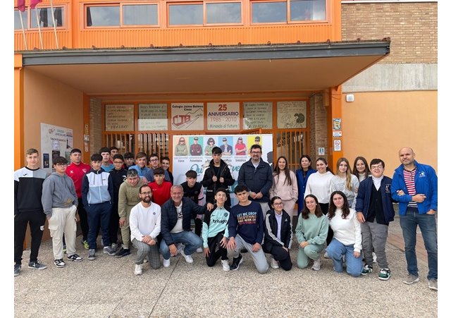 'Quítate la venda contra la violencia de género' continúa en los centros educativos de secundaria de Cieza
