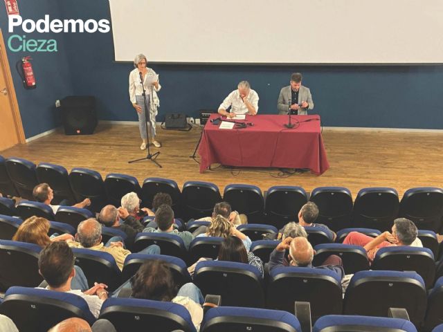 El rearme a debate en Cieza, con Héctor Illueca y Víctor Egío