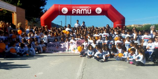 Miles de zancadas contra la leucemia infantil