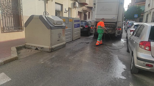 Continúa la acción integral de mejora e intensificación de la limpieza viaria del municipio