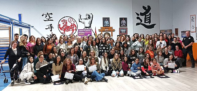 Clausura del curso de defensa personal para mujeres dentro de la programación del 25N