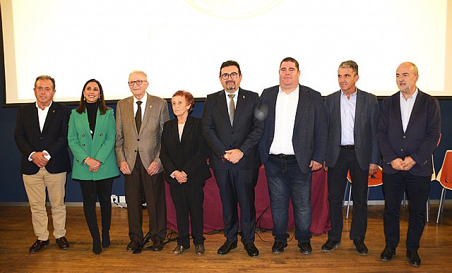 El fotógrafo Fernando Galindo y la agricultora Antonia Herrera, galardonados en la Agro Jornada 2024