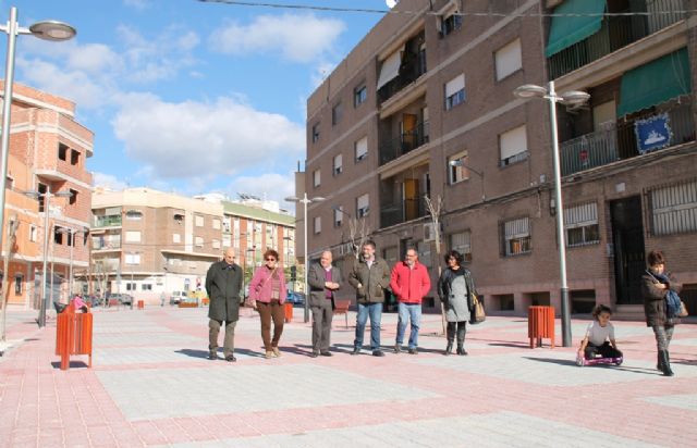 El equipo de gobierno visita las obras finalizadas del cubrimiento de la rambla del Realejo