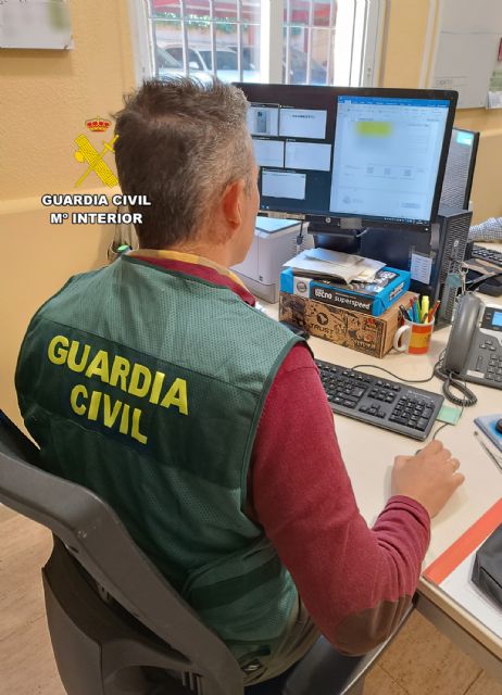 La Guardia Civil detiene a un corredor de seguros por beneficiarse de la indemnización de un siniestro vial