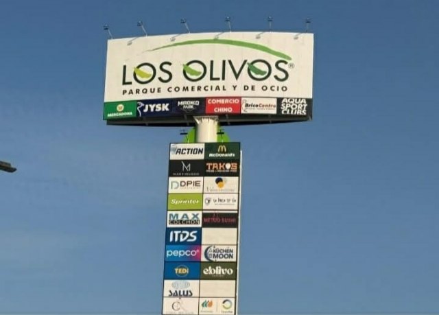 Dos ofertas de trabajo para el parque comercial y de ocio Los Olivos