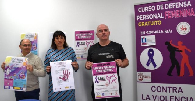 Mujer presenta las actividades en torno al 25 de Noviembre
