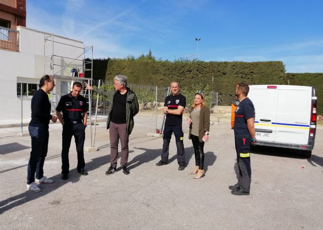 La gerente del CEIS visita las obras de remodelación de la segunda fase del Parque de Bomberos de Cieza