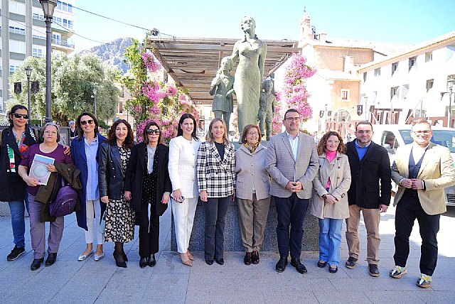 La primera catedrática de la Universidad de Murcia, Francisca Moya del Baño, forma parte del itinerario 'Murcia, región de mujeres'
