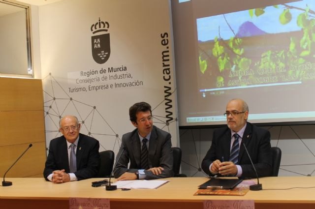 Juan Carlos Ruiz destaca el interés que tendrá para el turismo la Procesión Magna de las 18 cofradías de Cieza en octubre