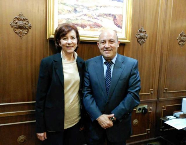El alcalde de Cieza se reúne con la presidenta regional de la Liga Española de la Educación
