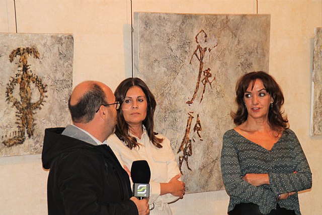 Maximina Espeso pone al alcance del gran público el arte parietal de los primeros artistas