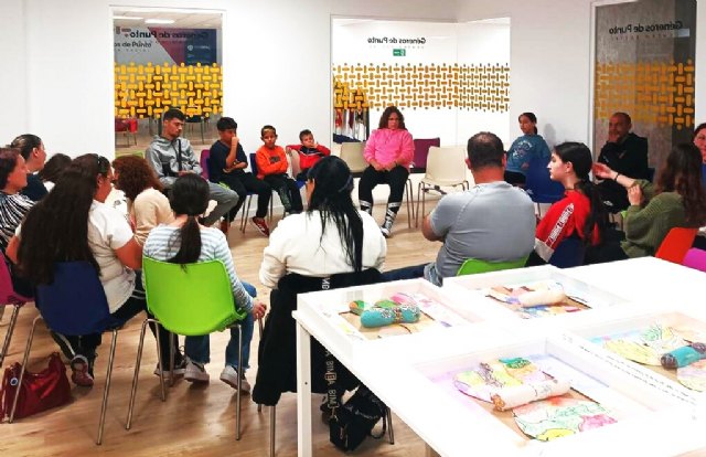 El Centro Municipal de Servicios Sociales concluye el taller de arte y creatividad dirigido a familias