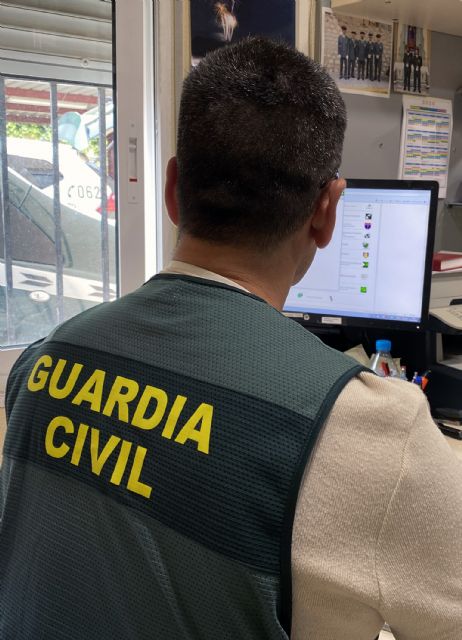 La Guardia Civil detiene a la empleada de una autoescuela por apropiarse de una gran suma de dinero
