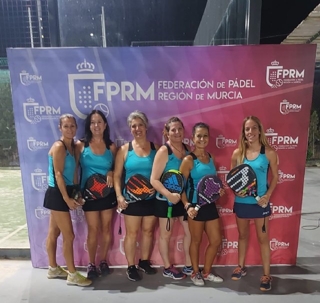 Las ciezanas del Club de Tenis caen en cuartos del Campeonato Regional de Pádel