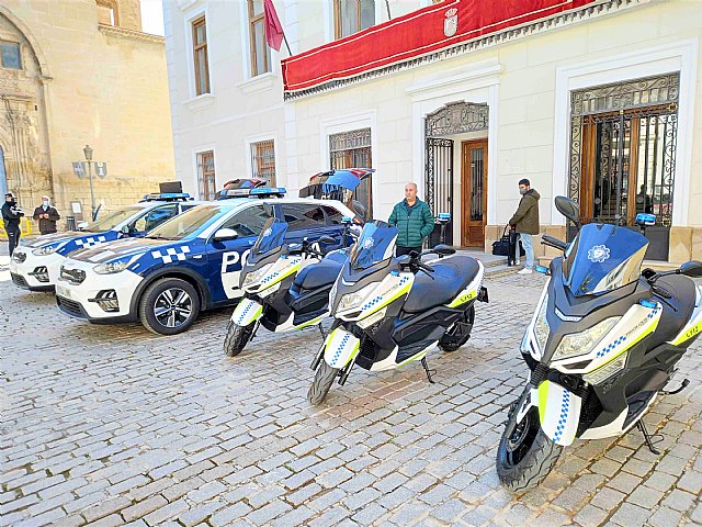 El Ayuntamiento moderniza el parque móvil de la Policía Local con cinco nuevos vehículos sostenibles