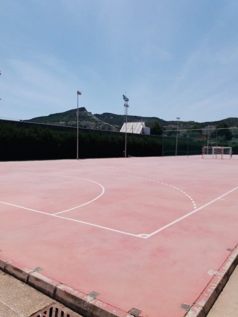 El Ayuntamiento de Cieza presenta el proyecto de cubrimiento de una pista del polideportivo municipal a las subvenciones para instalaciones deportivas de la CARM