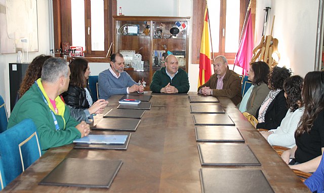 El alcalde recibe a responsables de las oficinas de turismo de la Región de Murcia