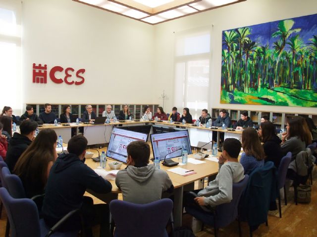 El Consejo Económico y Social de la Región de Murcia recibe a alumnos del IES Diego Tortosa de Cieza