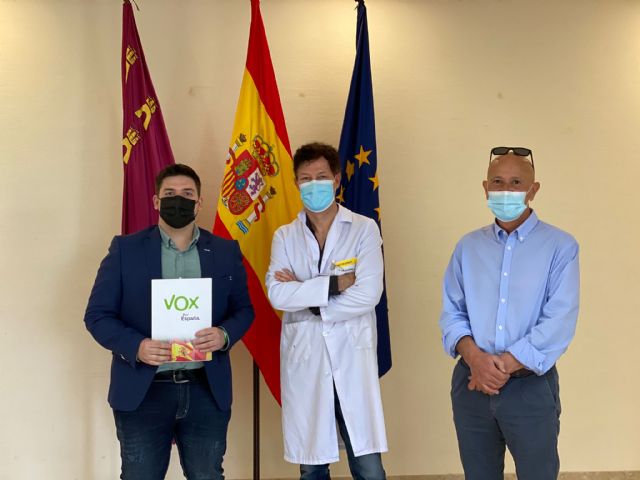 VOX Cieza se reúne con el director del hospital de la Vega Lorenzo Guirao tras aprobarse su moción
