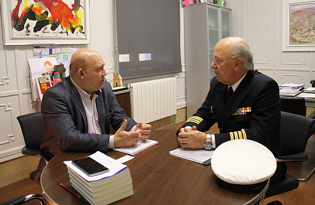 El alcalde se reúne con el delegado de Defensa en la Región de Murcia