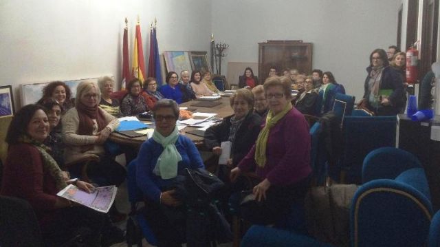 El Consejo Local de la Mujer se reúne para planificar el día internacional de la mujer 8 de marzo