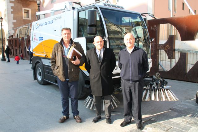 El Ayuntamiento adquiere una nueva barredora de alta gama para reforzar la limpieza viaria