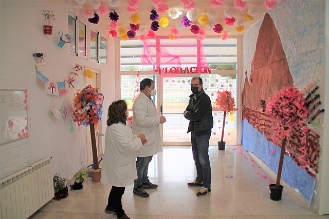 Evocación floral en el centro educativo El Buen Pastor-Ascopas