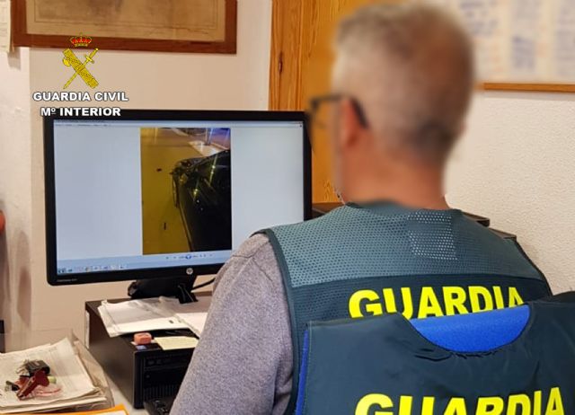 La Guardia Civil esclarece los daños causados a varios vehículos oficiales en Cieza