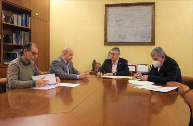 El presidente de la CHS mantiene una reunión de trabajo con el alcalde de Cieza