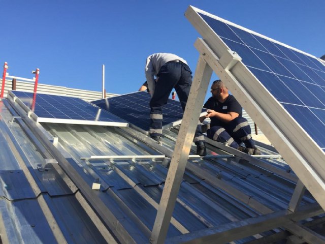 El curso de instalaciones fotovoltaicas cierra el año con cuatro nuevas incorporaciones al mercado laboral